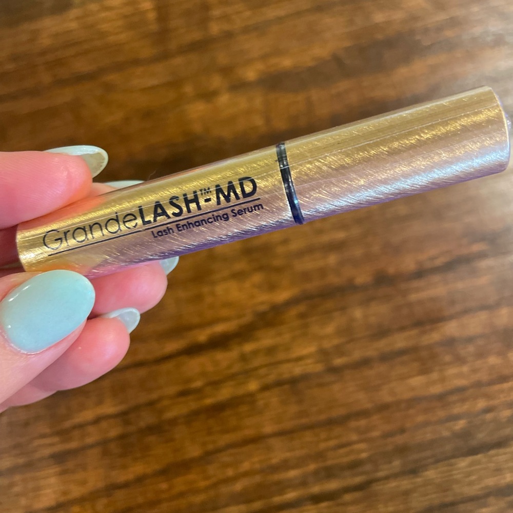 Grande lash serum